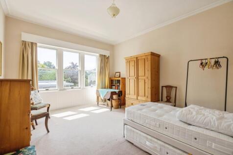 Bedroom 2 / Dining