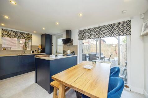 Kitchen/Dining