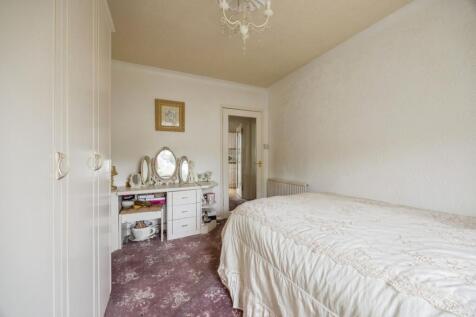 Bedroom 2/Dining