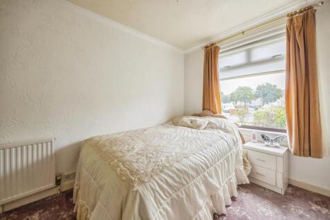 Bedroom 2/Dining