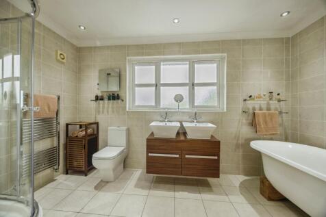En Suite Bathroom