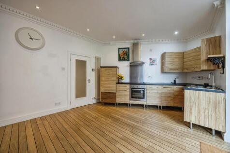 Lounge/Kitchen
