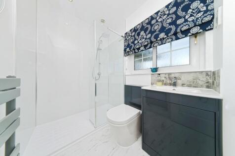 En Suite Shower Room