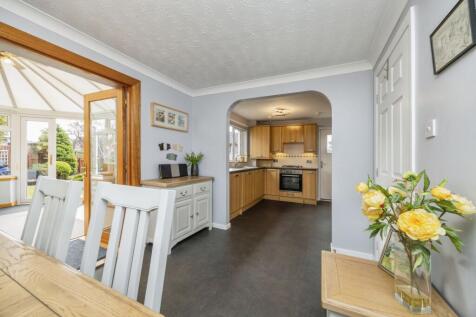 Kitchen/Dining Area