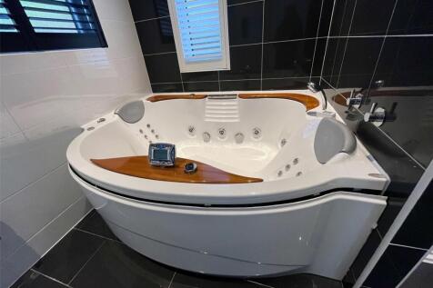 En-Suite 2