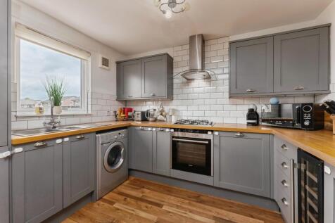 Kitchen / Dining
