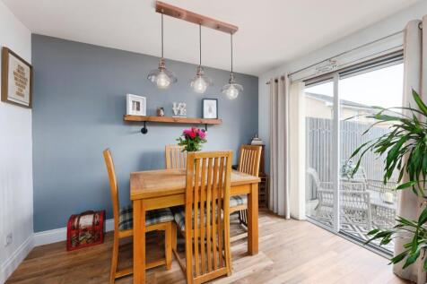 Kitchen / Dining