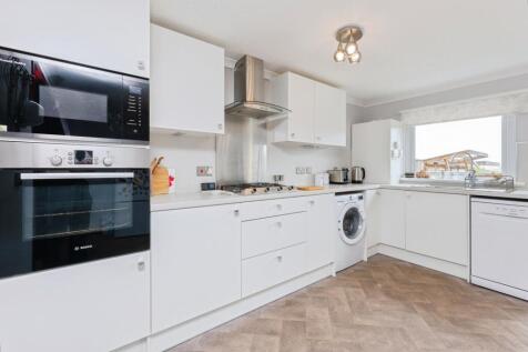 Kitchen / Dining