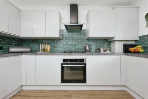 Kitchen / Dining