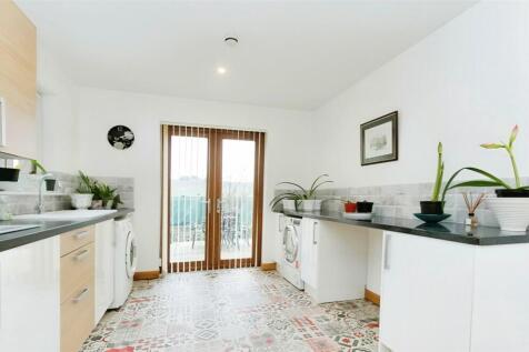 Kitchen/Utility Room