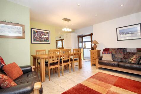 Kitchen/Family Rm