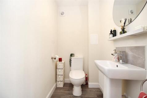Cloakroom/wc