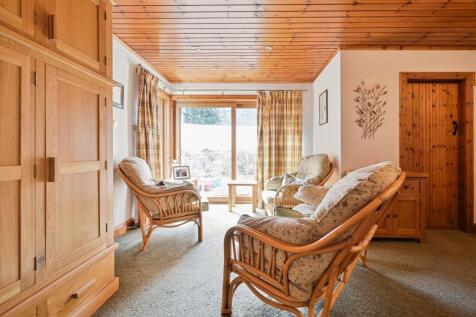 Sitting/Dining Room