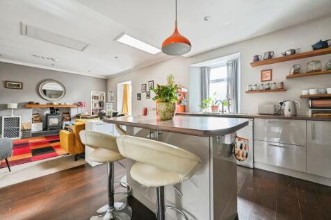 Kitchen/Living Area
