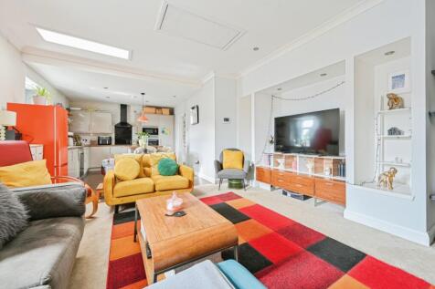 Kitchen/Living Area