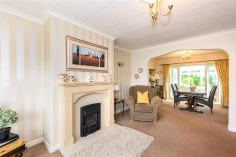 Living/Dining Area