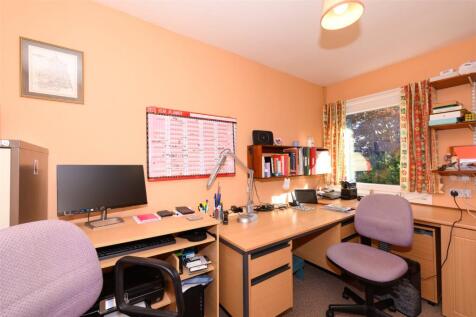 Bedroom/Office