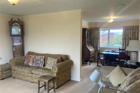 Living Room/Dining