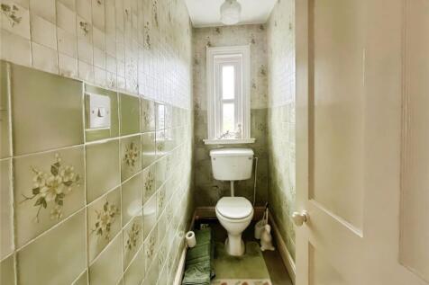 W/C Cloakroom