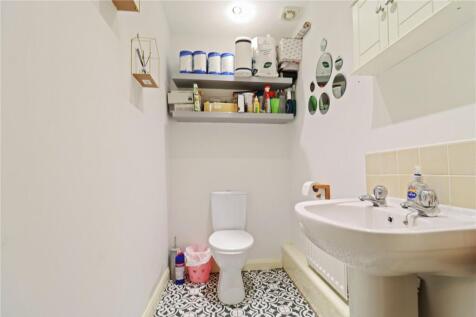 Cloakroom/Wc