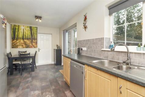 Kitchen Diner Pic 2