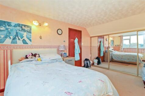 Bedroom 2 Pic 2