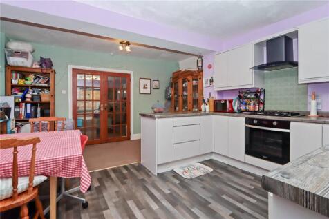 Kitchen Diner Pic 2
