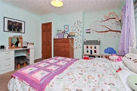 Bedroom 1 Pic 2
