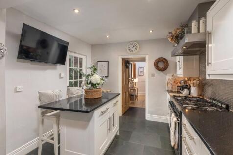 Kitchen Pic 2