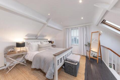 Main Bedroom Pic 1