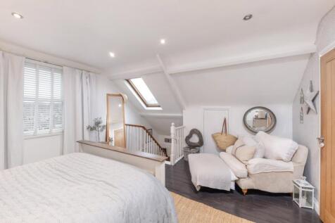Main Bedroom Pic 2