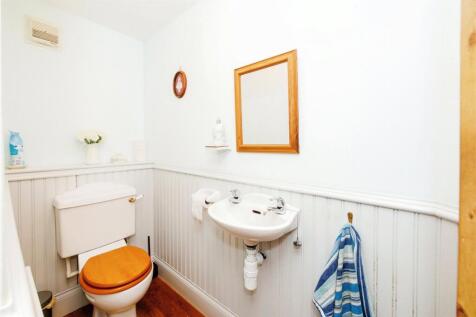 Cloakroom/Wc