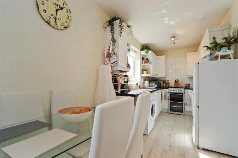Kitchen Diner Pic 1