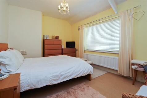 Bedroom 1 Pic 2