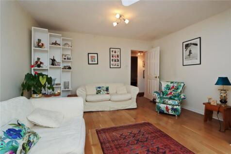 Living Room Pic 4
