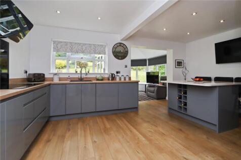 Kitchen/Breakfast 3