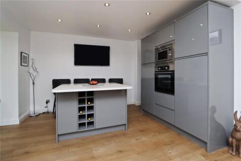 Kitchen/Breakfast 4