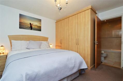 Bedroom 1 Pic 2