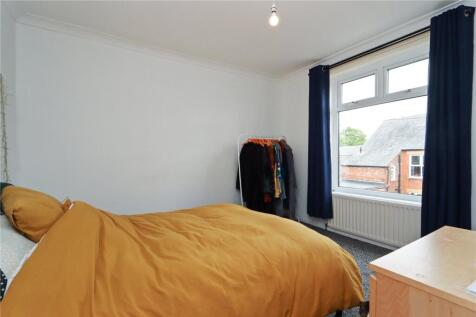 Bedroom 1 Pic 1