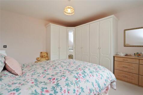 Bedroom 1 Pic 2