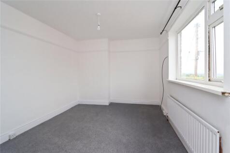 Bedroom 1 Pic 2