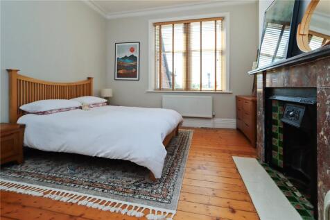 Bedroom 2 Pic 2