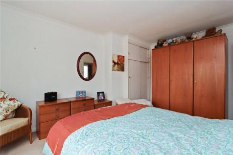Bedroom 1 Pic 2