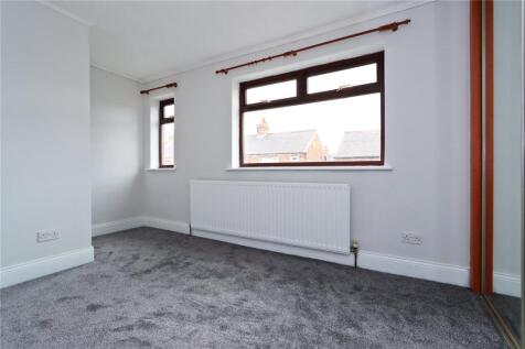 Bedroom 1 Pic 2
