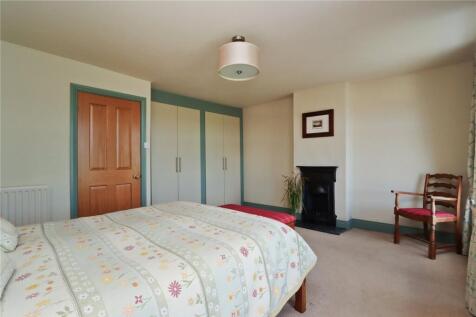 Bedroom 1 Pic 2