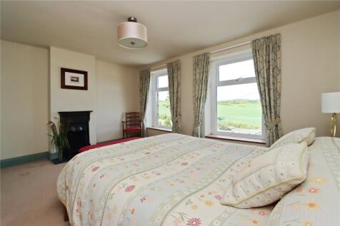 Bedroom 1 Pic 3