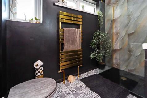 Family Shower Room