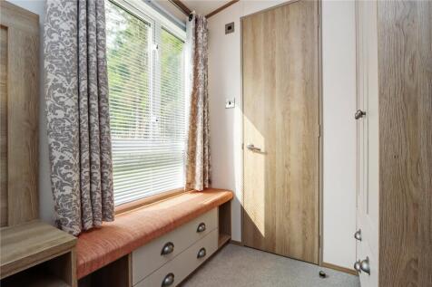 Bed 1 Window Seat
