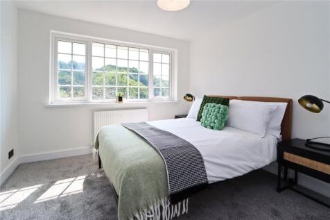 Bedroom 1 Pic 2