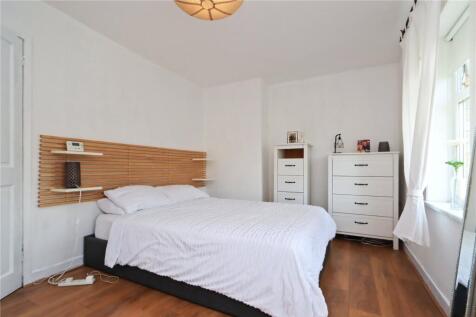 Bedroom 1 Pic 2